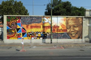 Mandela: a Milano murale 'per 20 anni libertà in Sudafrica'